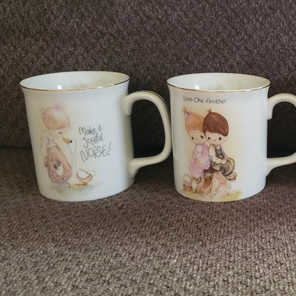 Precious moments mugs (SOLD) - Picture 1 of 2